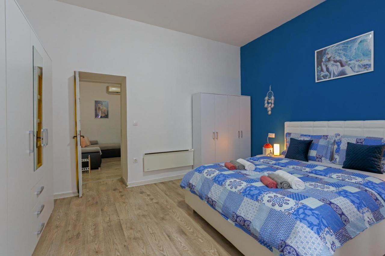 Rich Apartment Pula Exterior photo