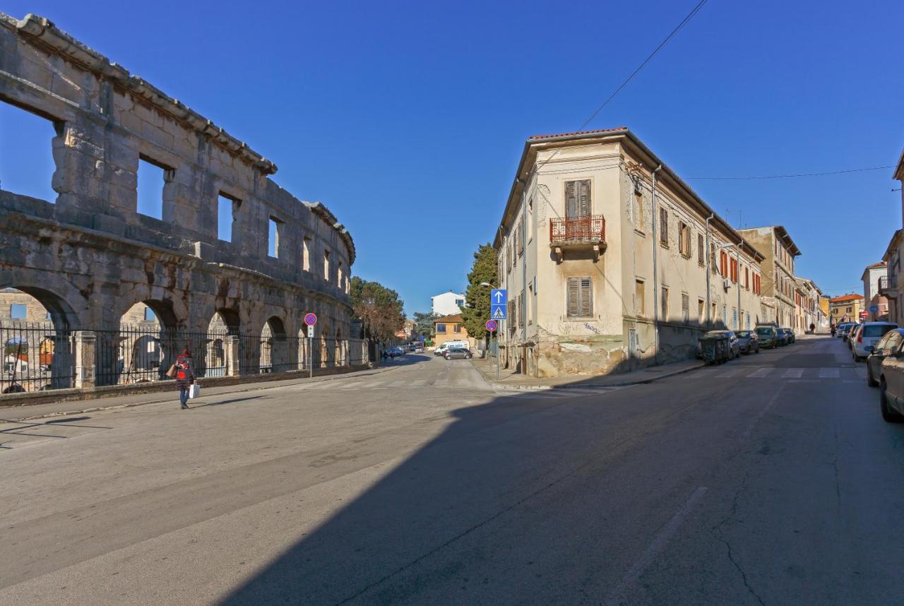 Rich Apartment Pula Exterior photo